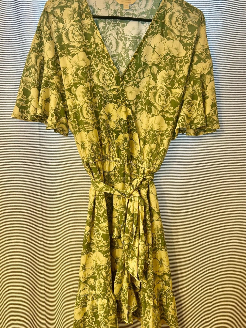 LC Lauren Conrad Green and Beige Floral Wrap Dress, Size XXL
